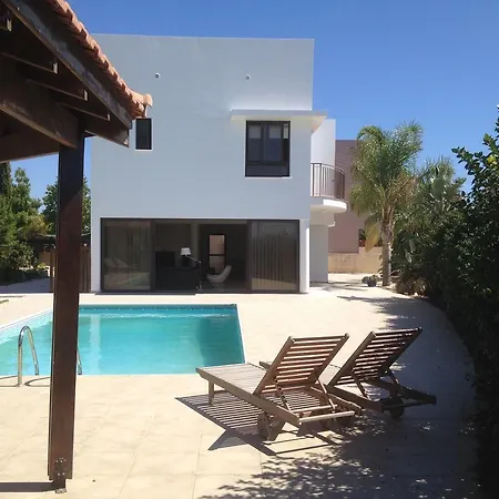 Mazotos Hills Villa *